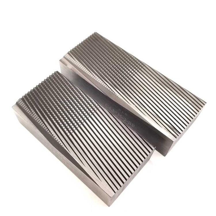 転造ダイスの利点は何ですか?